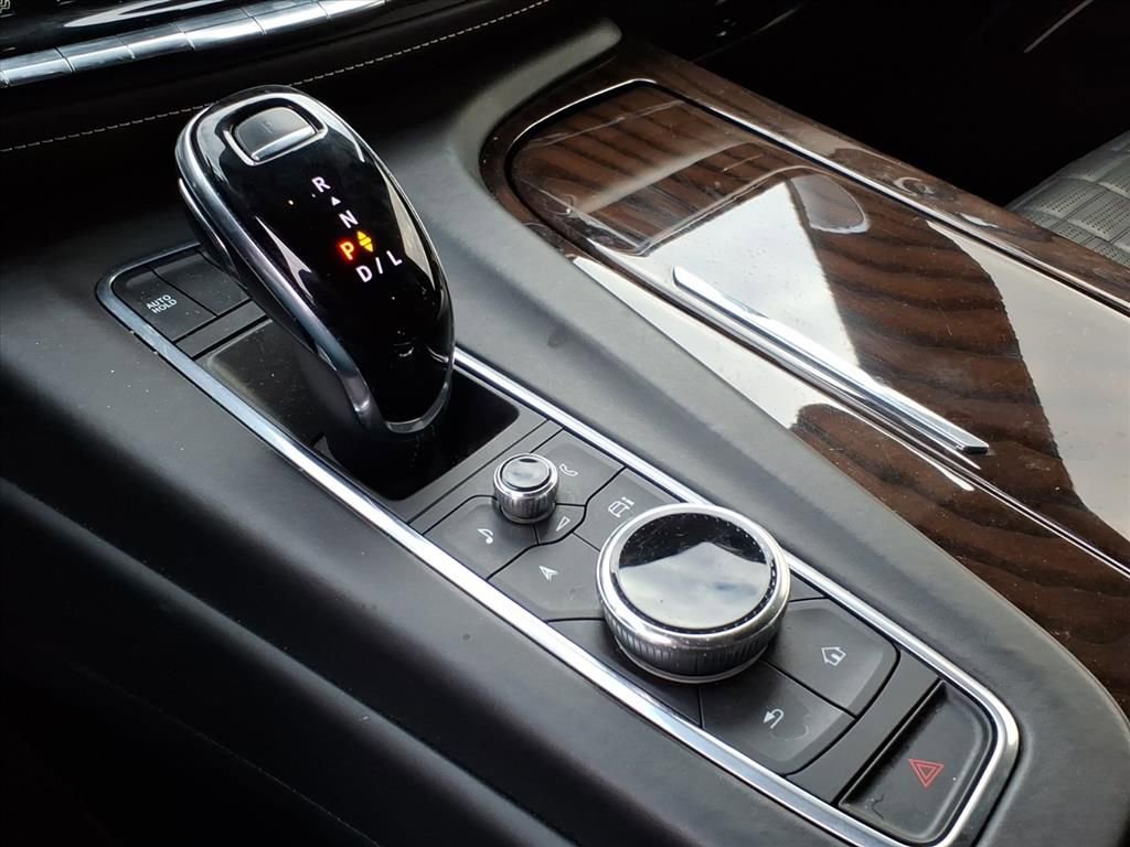 Used 2021 Cadillac Escalade Premium Luxury Platinum image 24