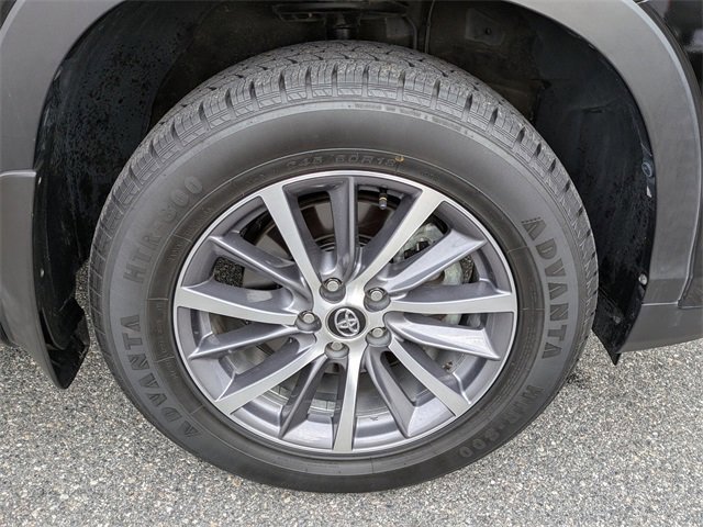 Used 2018 Toyota Highlander XLE image 11