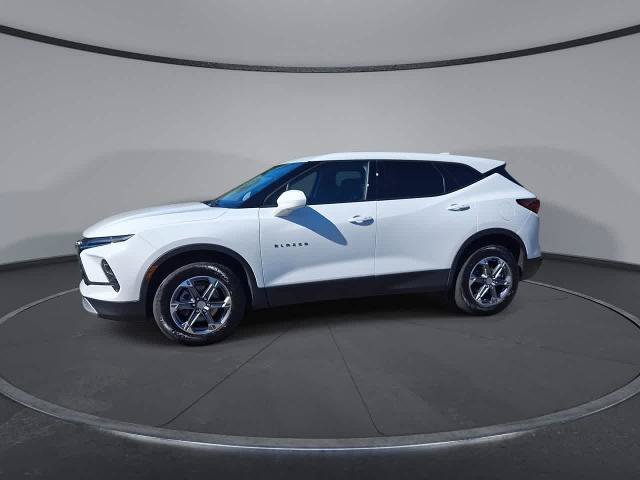 Used 2025 Chevrolet Blazer LT AWD/4WD image 4