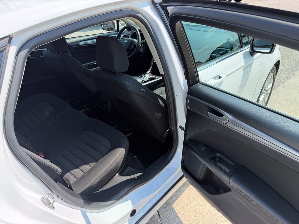 Certified 2020 Ford Fusion SE FWD image 15