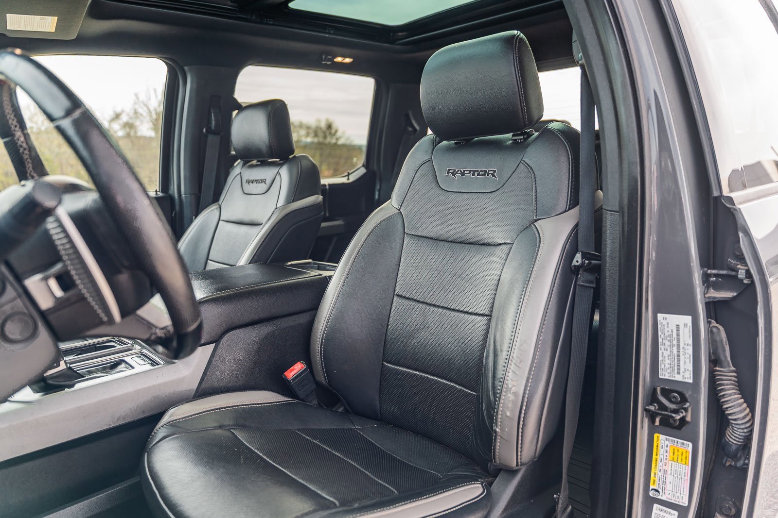 Certified 2018 Ford F150 Raptor w/ Equipment Group 802A Luxury image 18