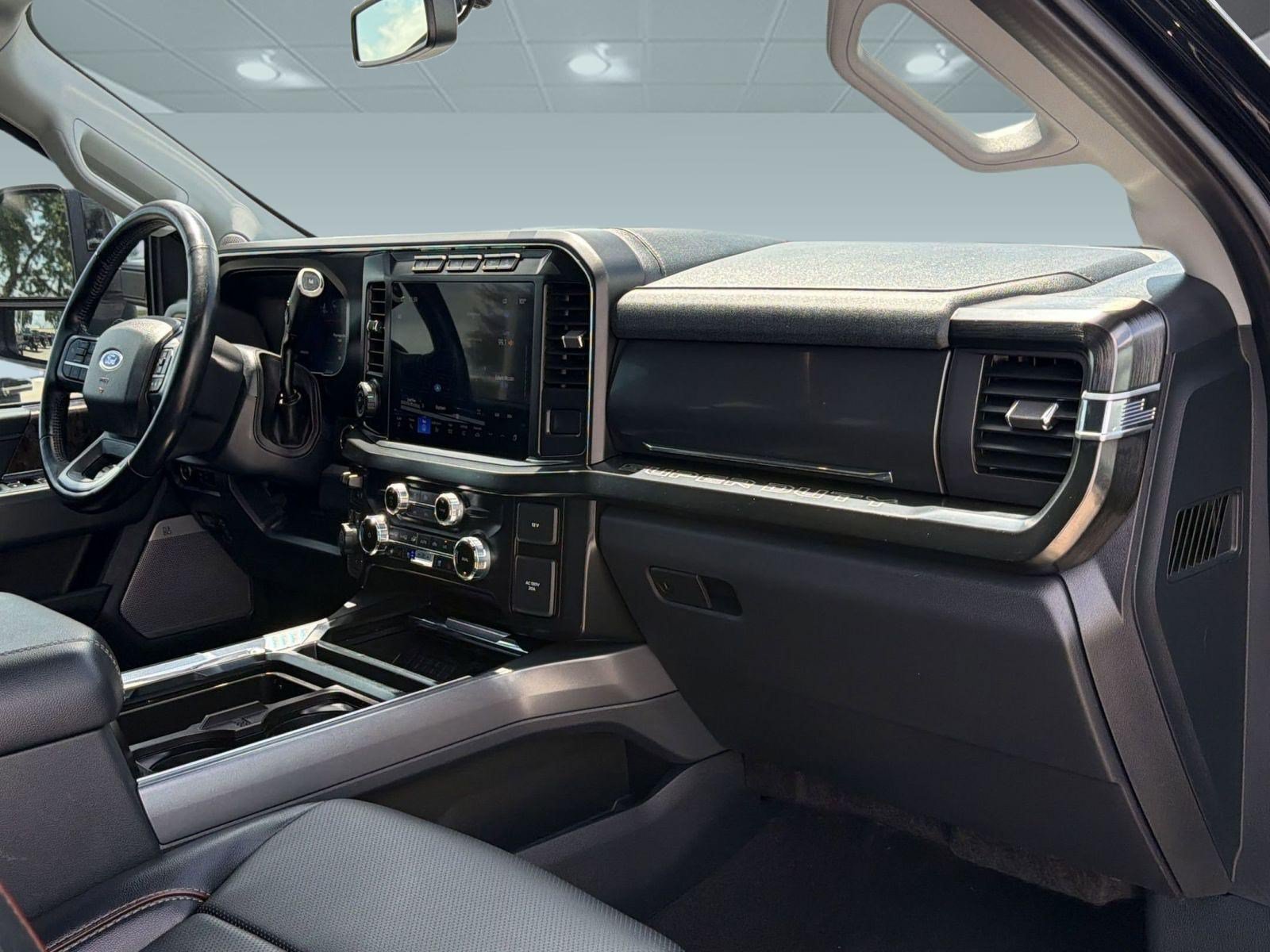 Certified 2024 Ford F250 Lariat w/ Lariat Ultimate Package AWD/4WD image 29