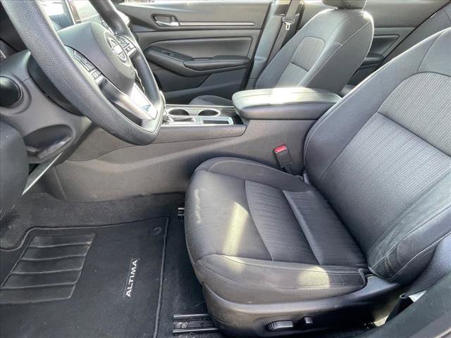 Used 2024 Nissan Altima 2.5 SV image 15