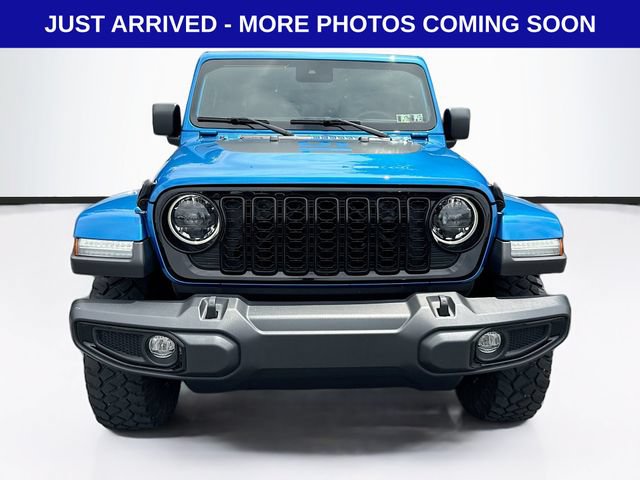 Used 2024 Jeep Gladiator Sport AWD/4WD image 2