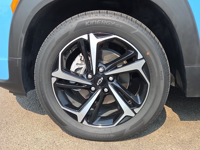 Used 2023 Chevrolet TrailBlazer RS w/ Sun and Liftgate Package AWD/4WD image 9