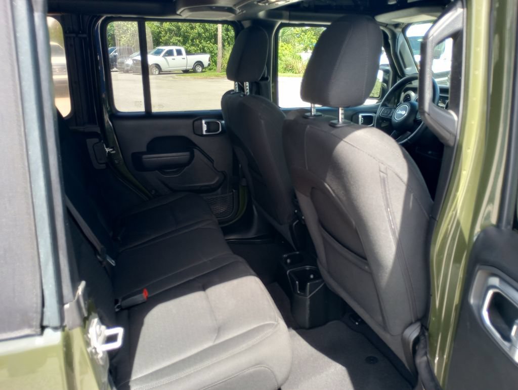 Used 2022 Jeep Wrangler Unlimited Sport AWD/4WD image 12