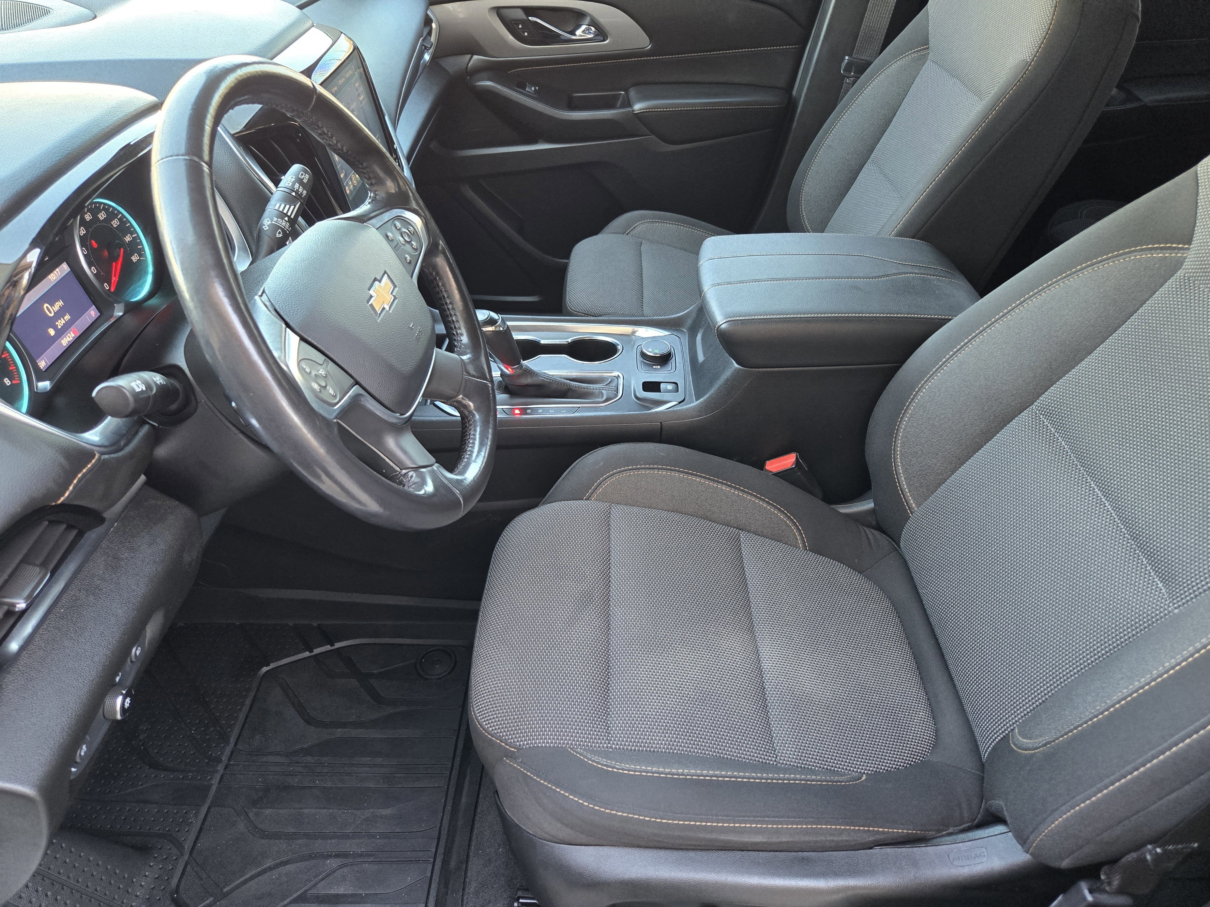 Used 2020 Chevrolet Traverse LT image 9