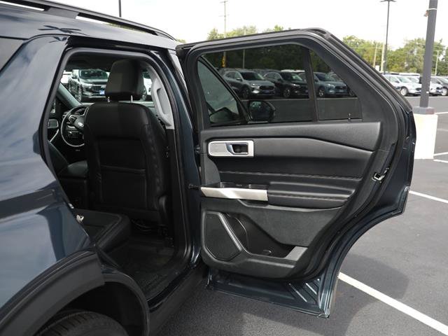 Certified 2022 Ford Explorer XLT w/ Equipment Group 202A AWD/4WD image 37