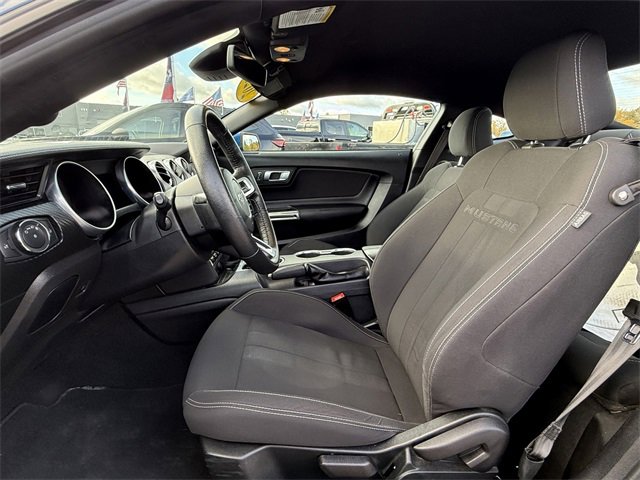 Certified 2022 Ford Mustang Coupe image 6