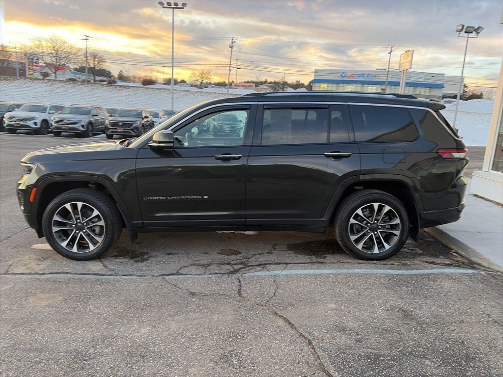 Used 2022 Jeep Grand Cherokee L Overland w/ Advanced Protech Group III image 4