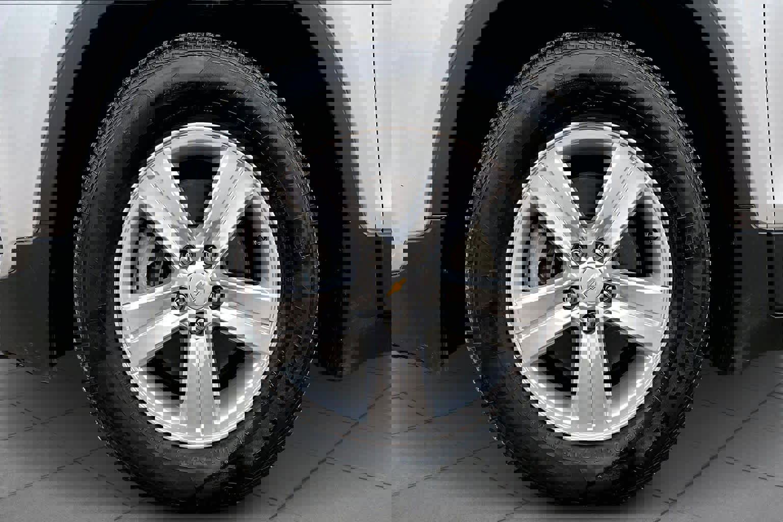 Used 2020 Chevrolet Trax LT w/ LT Convenience Package image 10