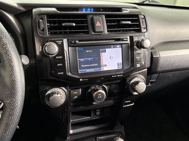 Used 2017 Toyota 4Runner TRD Off-Road AWD/4WD image 31