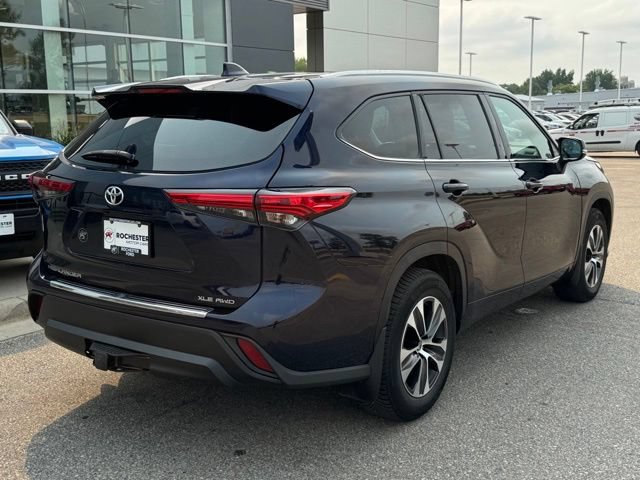 Used 2020 Toyota Highlander XLE AWD/4WD image 44
