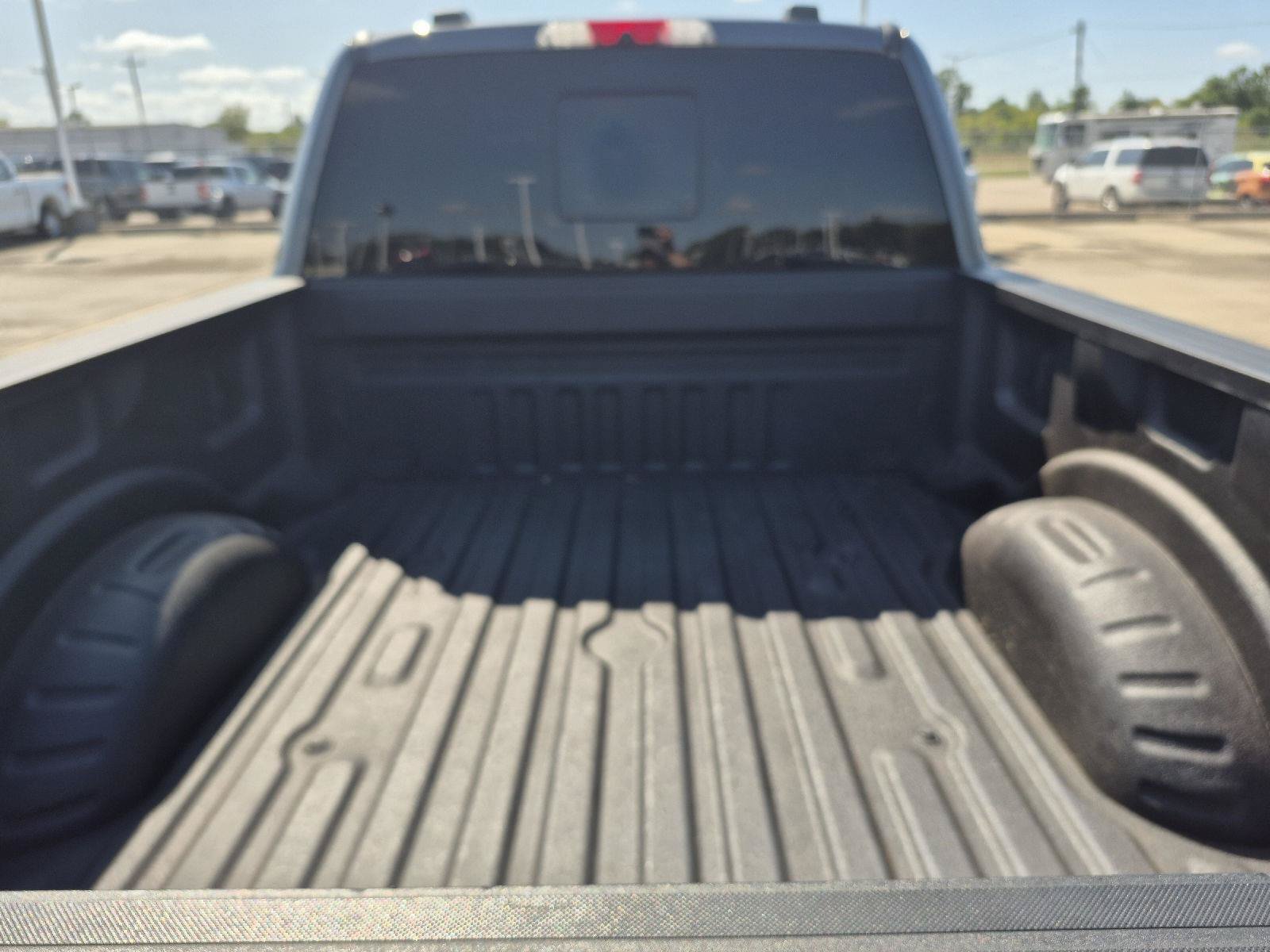 Certified 2022 Ford F250 Lariat w/ Tremor Off-Road Package AWD/4WD image 16