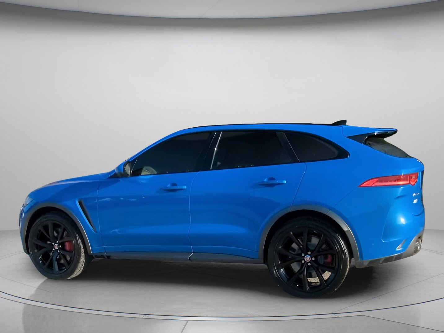Used 2020 Jaguar F-PACE SVR image 10