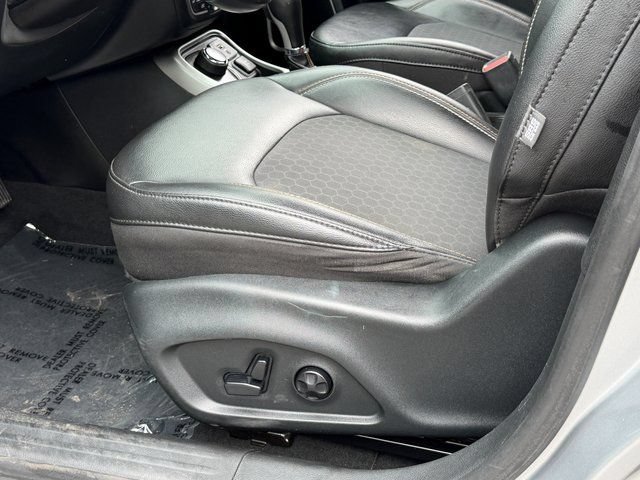 Used 2019 Jeep Compass Latitude w/ Popular Equipment Group AWD/4WD image 40