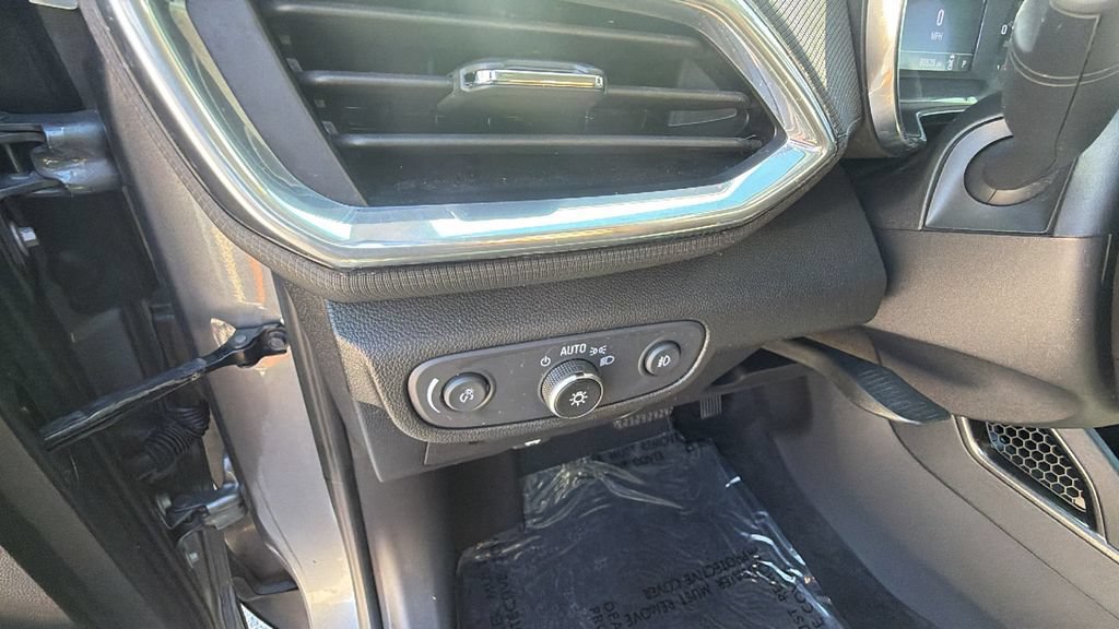 Used 2022 Chevrolet TrailBlazer LT FWD image 15