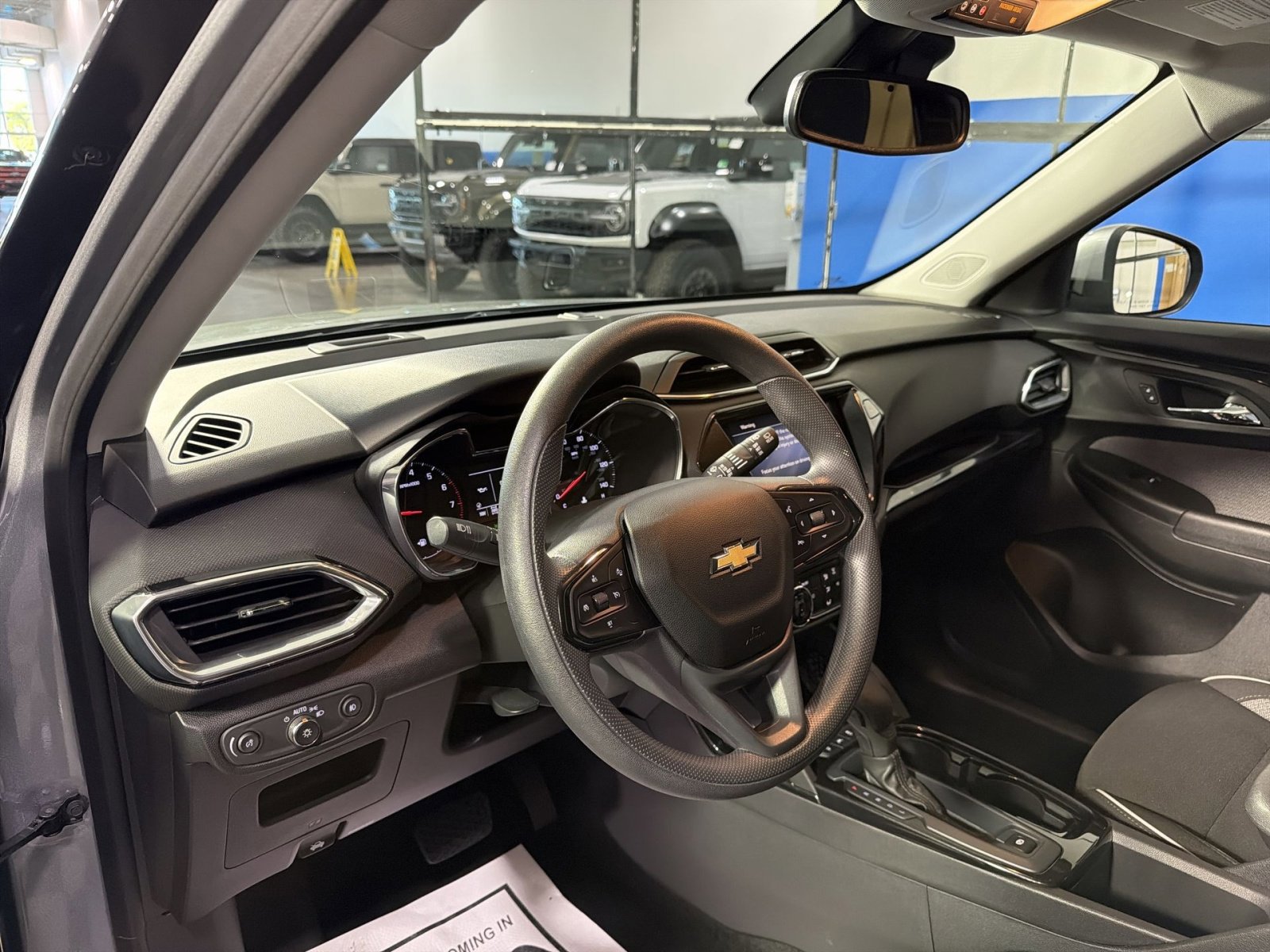 Used 2023 Chevrolet TrailBlazer LT w/ Convenience Package image 27