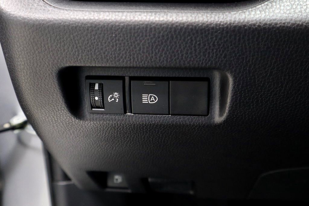 Used 2025 Toyota RAV4 XLE image 26