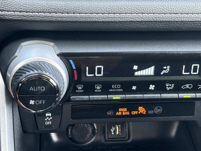 Used 2025 Toyota RAV4 XLE AWD/4WD image 20