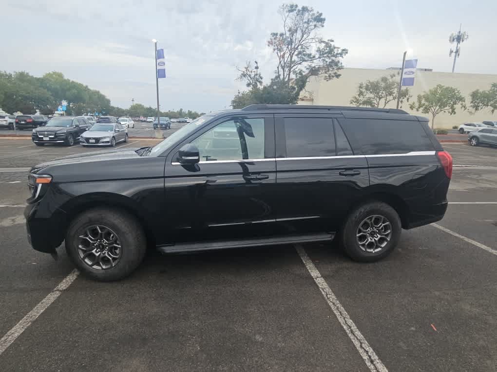 Certified 2026 Ford Expedition Active AWD/4WD image 4