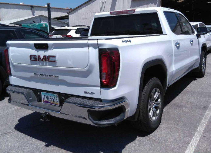 Used 2025 GMC Sierra 1500 SLT AWD/4WD image 3