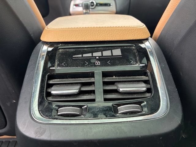 Used 2018 Volvo XC90 T5 Momentum w/ Convenience Package AWD/4WD image 18
