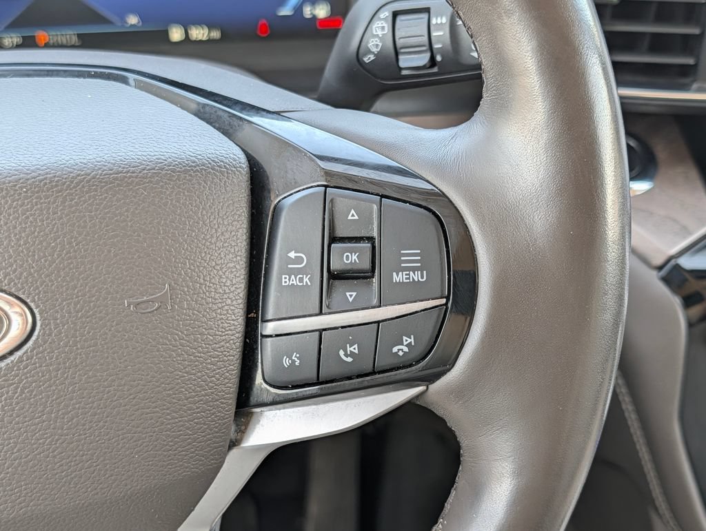 Certified 2022 Ford Explorer Platinum w/ Technology Package AWD/4WD image 21