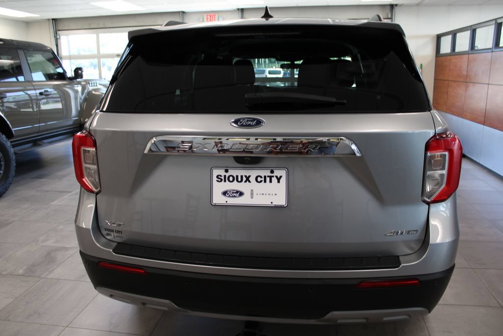 Certified 2024 Ford Explorer XLT w/ Equipment Group 202A AWD/4WD image 6