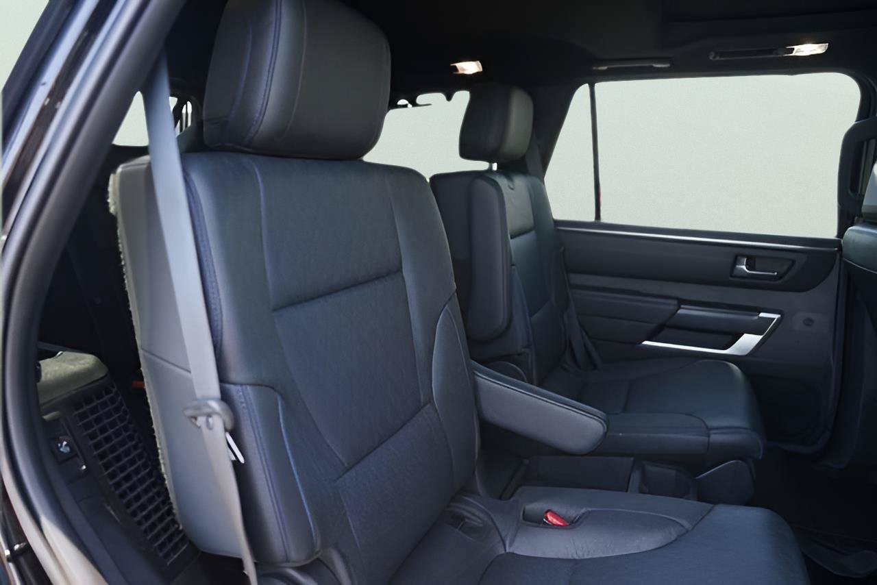 Used 2024 Toyota Sequoia Platinum AWD/4WD image 19