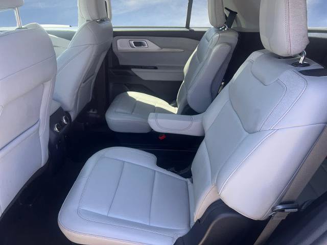 Certified 2025 Ford Explorer Active w/ Active Comfort Package RWD image 11