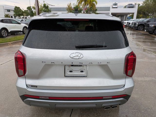Used 2024 Hyundai Palisade Limited image 3