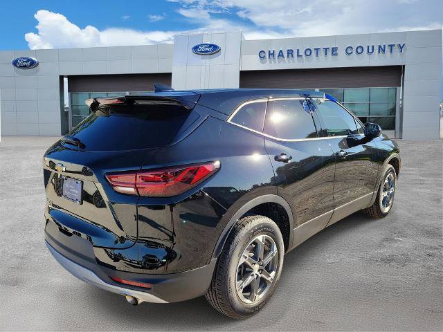 Used 2023 Chevrolet Blazer LT image 2