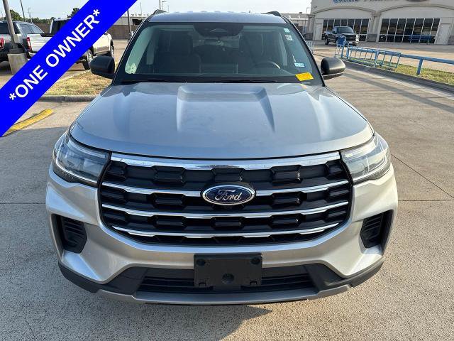 Certified 2025 Ford Explorer Active RWD image 2