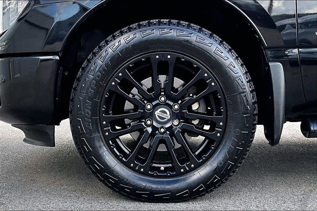 Used 2018 Nissan Titan SV w/ SV Convenience Package image 9