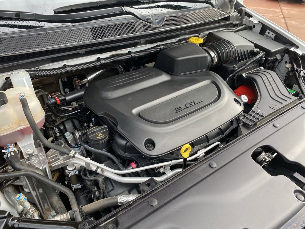 Used 2024 Chrysler Pacifica Touring-L image 49