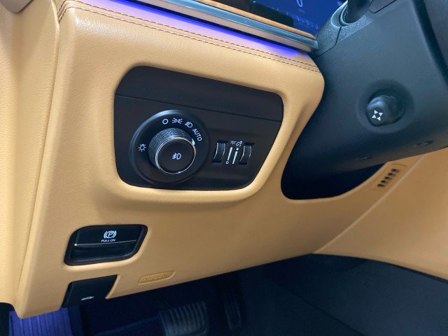 Used 2023 Jeep Grand Cherokee L Summit AWD/4WD image 19