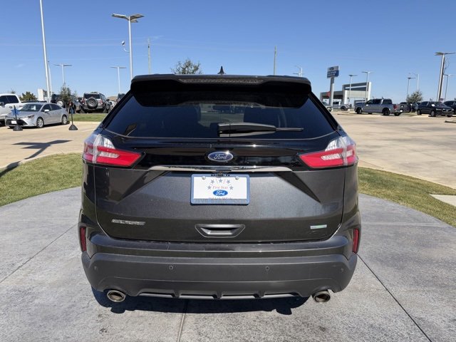 Certified 2020 Ford Edge SE image 5
