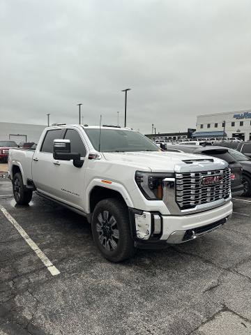 Used 2025 GMC Sierra 2500 Denali w/ Denali Reserve Package AWD/4WD image 4