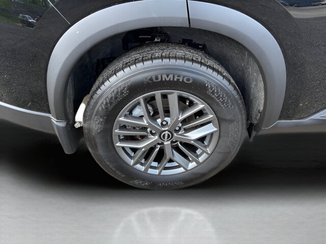 Used 2025 Nissan Rogue S AWD/4WD image 22