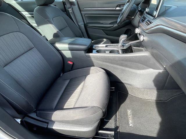 Used 2024 Nissan Altima 2.5 SV image 11
