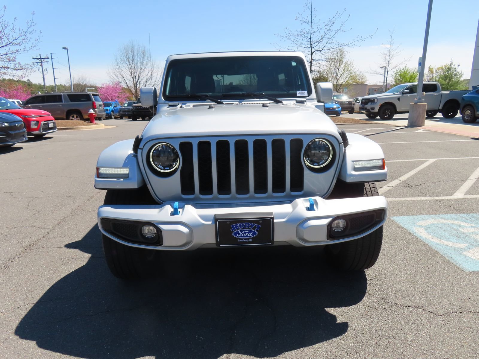 Used 2023 Jeep Wrangler Unlimited Sahara image 2