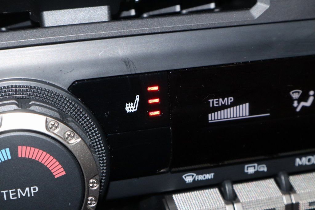 Used 2025 Toyota Tacoma SR5 image 30