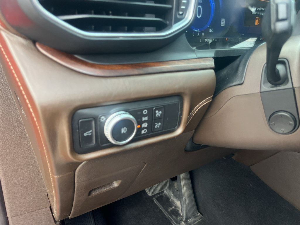 Certified 2021 Ford Explorer King Ranch w/ Premium Technology Package AWD/4WD image 16