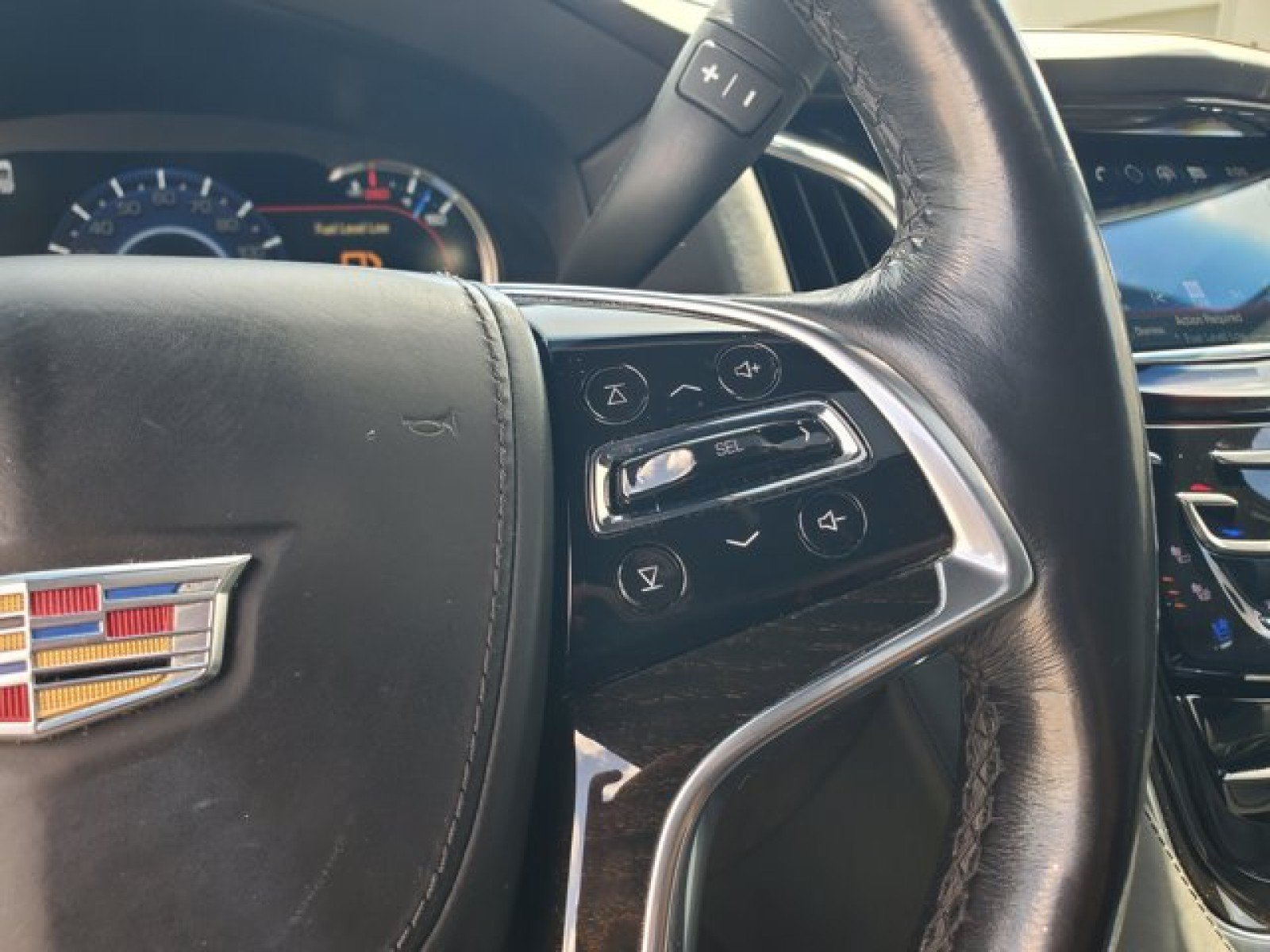 Used 2018 Cadillac Escalade Platinum RWD image 20