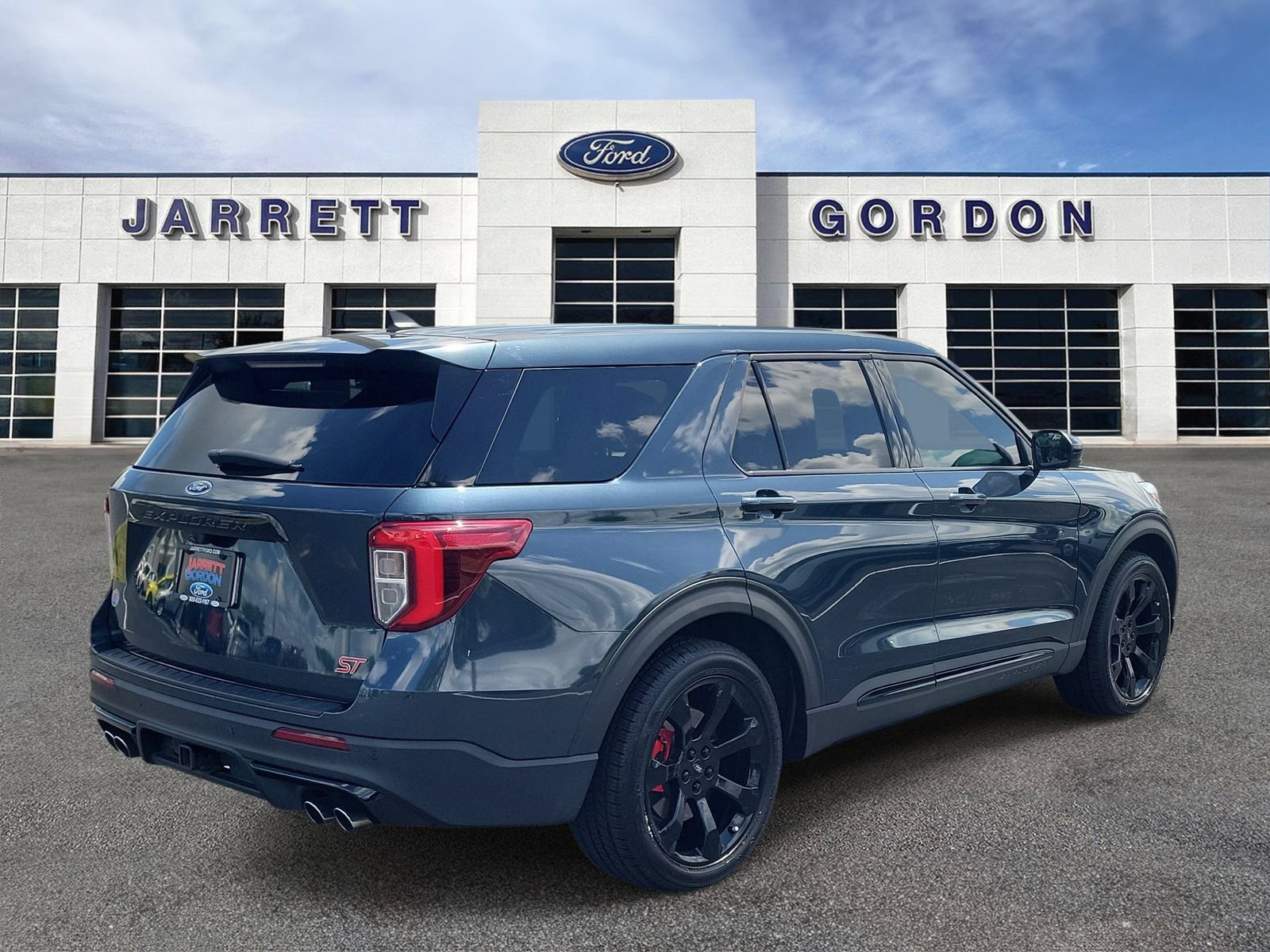 Certified 2022 Ford Explorer ST w/ ST Street Pack RWD image 4