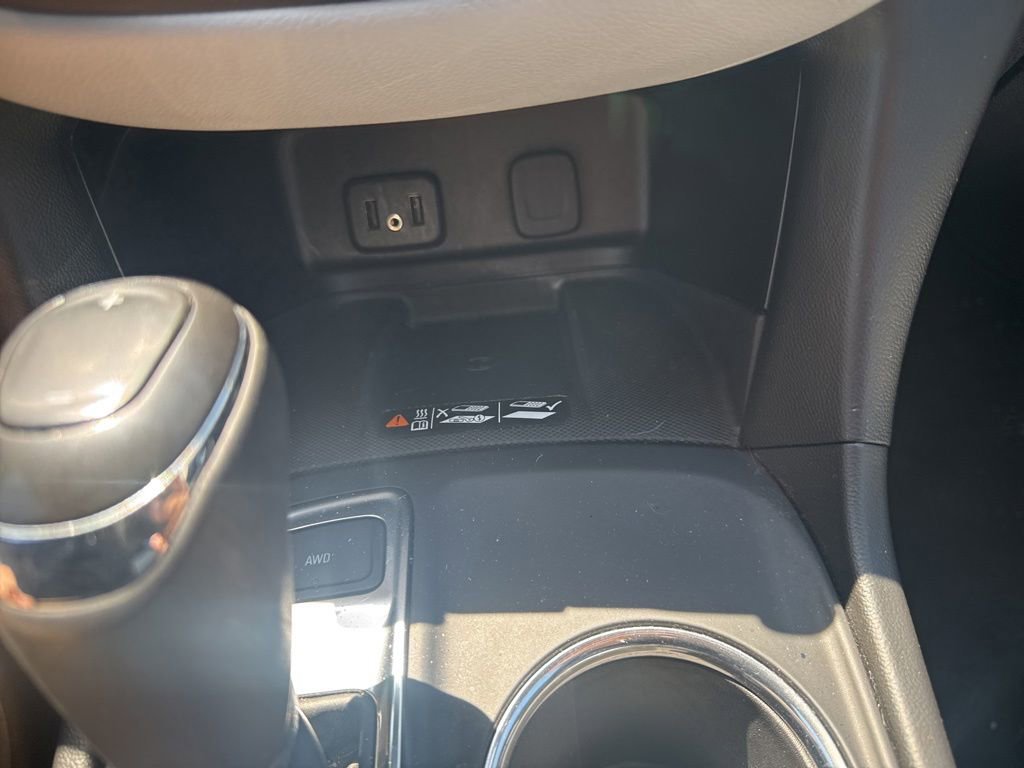 Used 2018 Chevrolet Equinox Premier AWD/4WD image 22