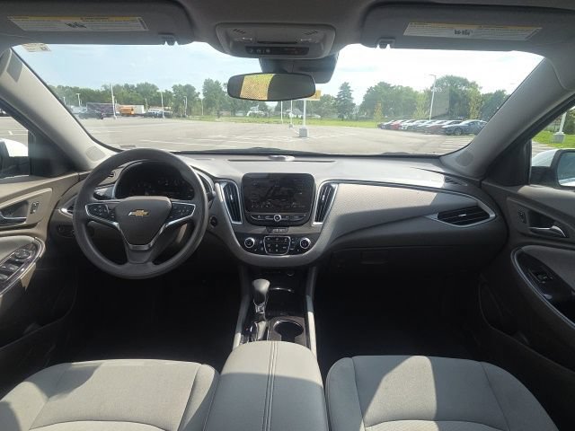 Used 2025 Chevrolet Malibu LT FWD image 17