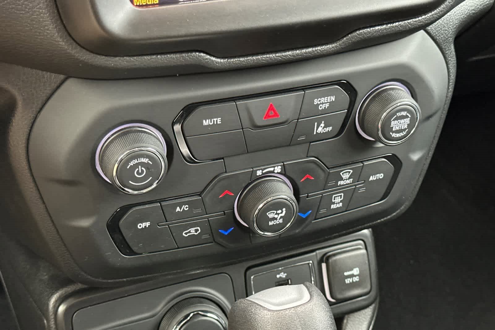 Used 2023 Jeep Renegade Altitude image 21