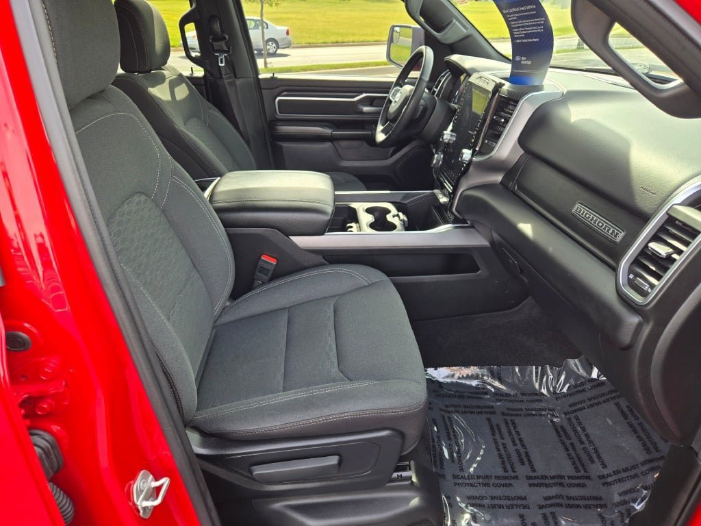 Used 2025 RAM 1500 Big Horn AWD/4WD image 6